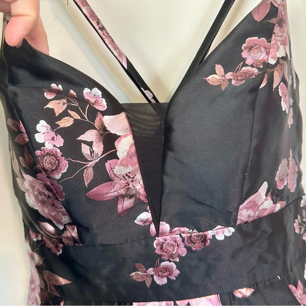 Speechless Juniors Floral Black and Pink Roses Mini Dress - Size: 9 - Picture 6 of 10